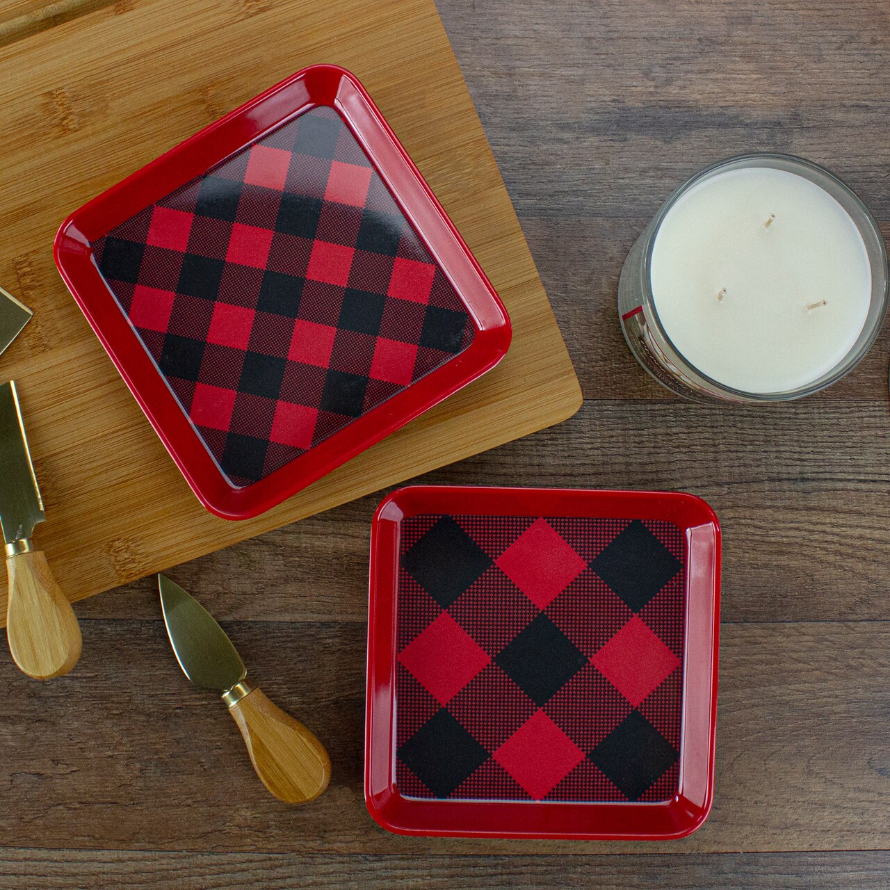 Avon Set of 4 Red Buffalo Plaid Square Indoor Christmas Bread and Butter Plates 6"